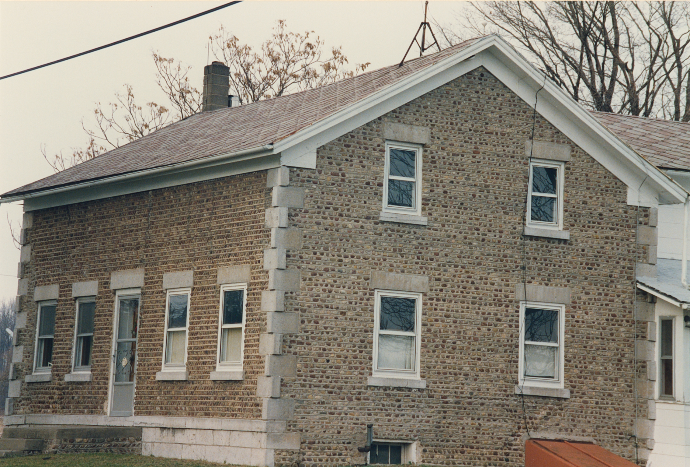 Man-7 835 County Rd 27 1